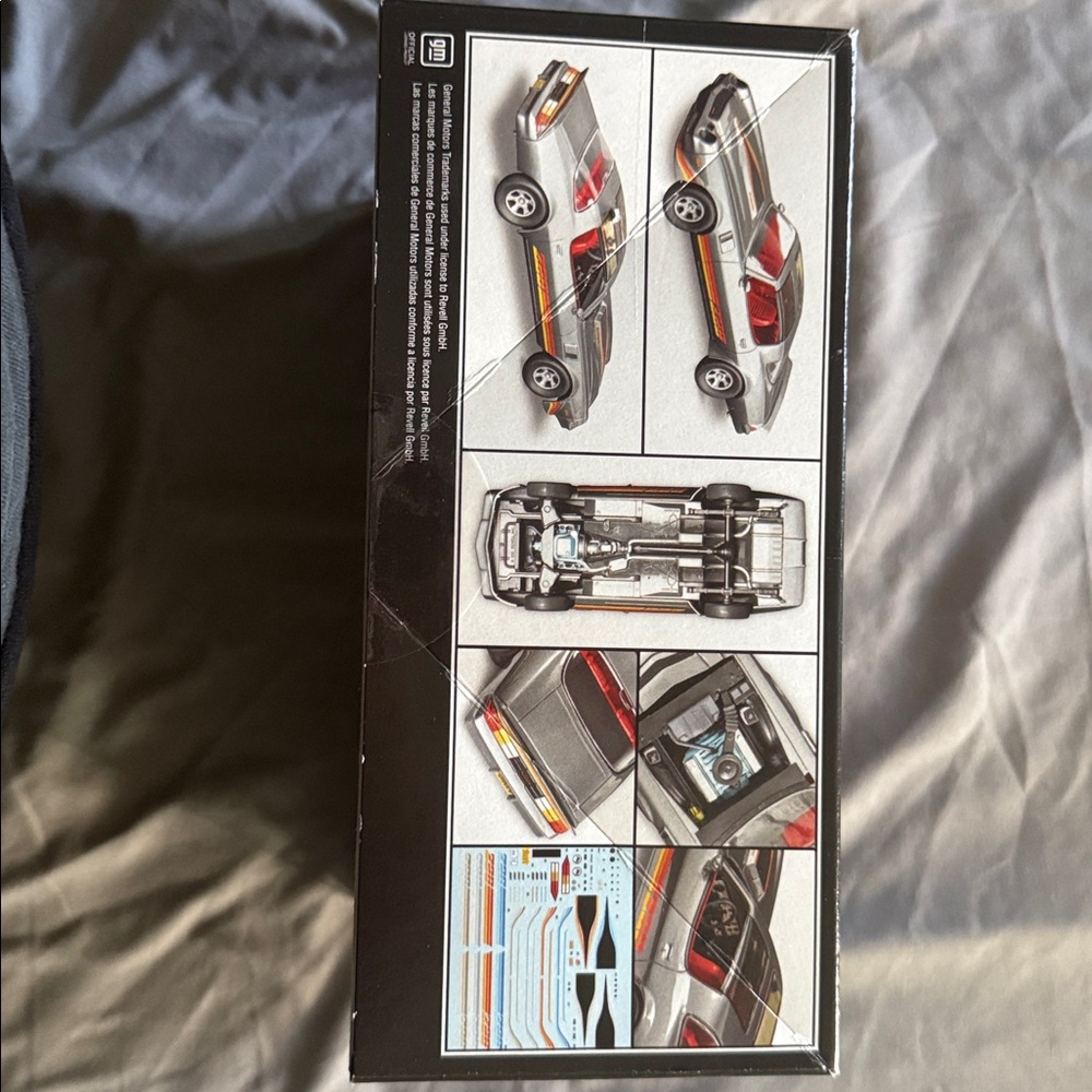 Revell 1981 Camaro Z28 Model Kit - Picture 4 of 5